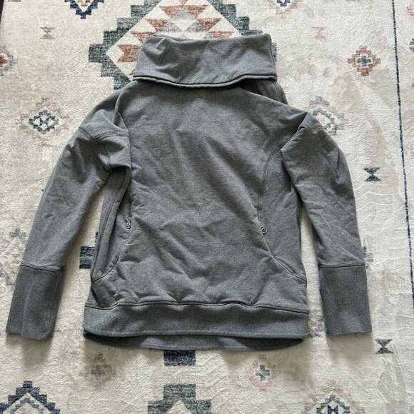 Lululemon Womens Jacket Size 10 Gray Turtleneck Zip Pockets Heavy Athletic Yoga - Picture 1 of 11